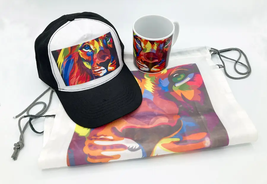 Mochila y gorra personalizadas con sublimación textil de diseño completo