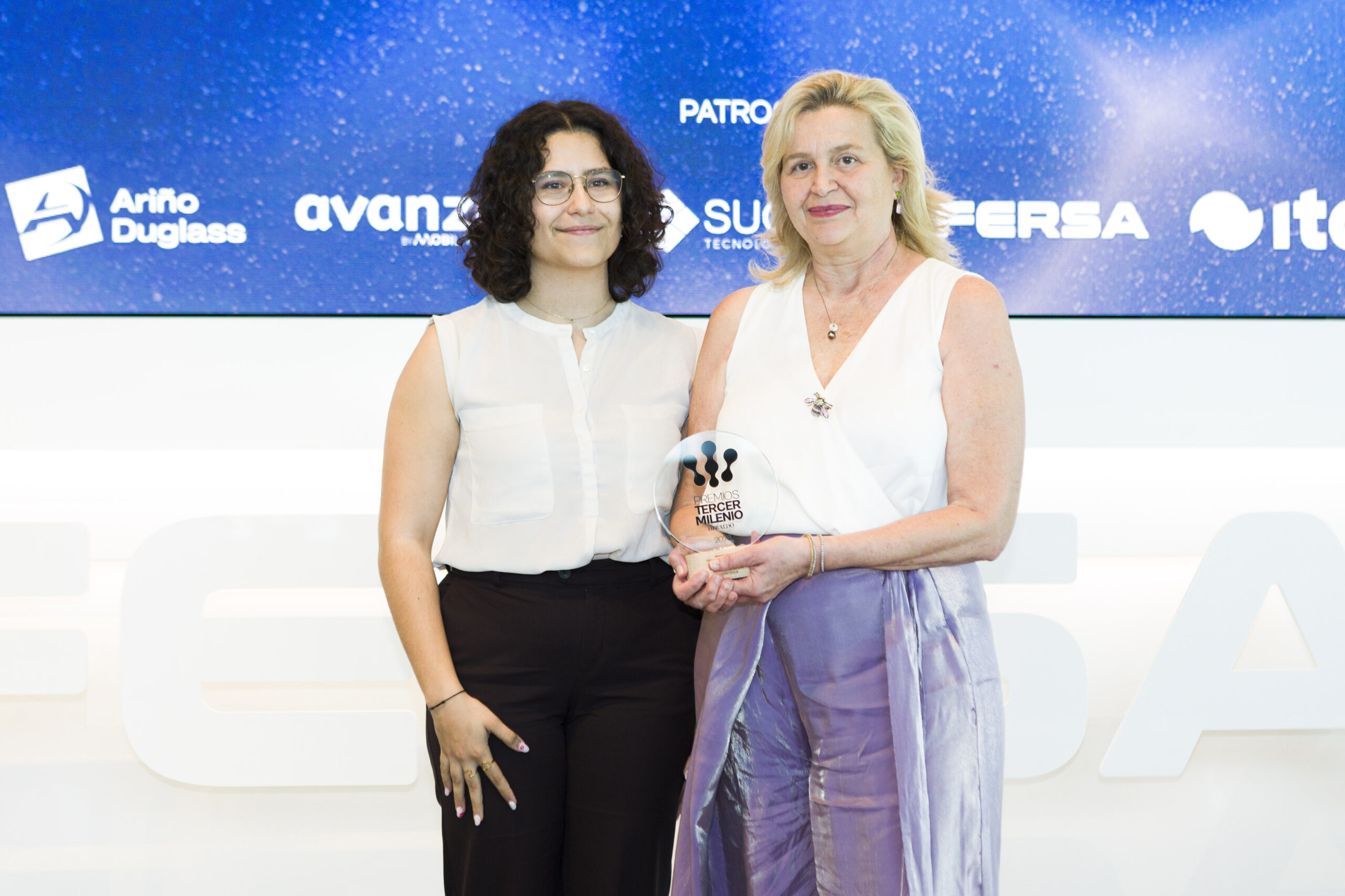 Entrega del Premio Tercer Milenio — Sugraf patrocinador